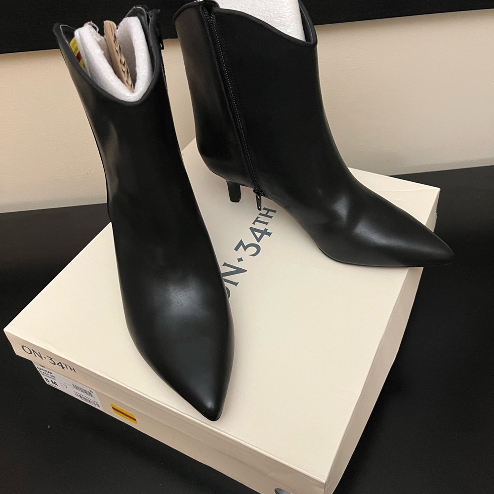 NWT Chic Black Heeled Ankle Boots